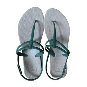 Reef novelty sandal size 9
